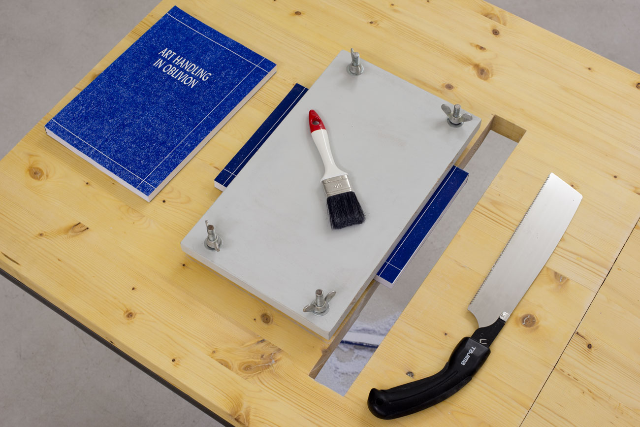 rob_van_leijsen_in_rosa_brux_insert_credit_photo_benjamin_hugard