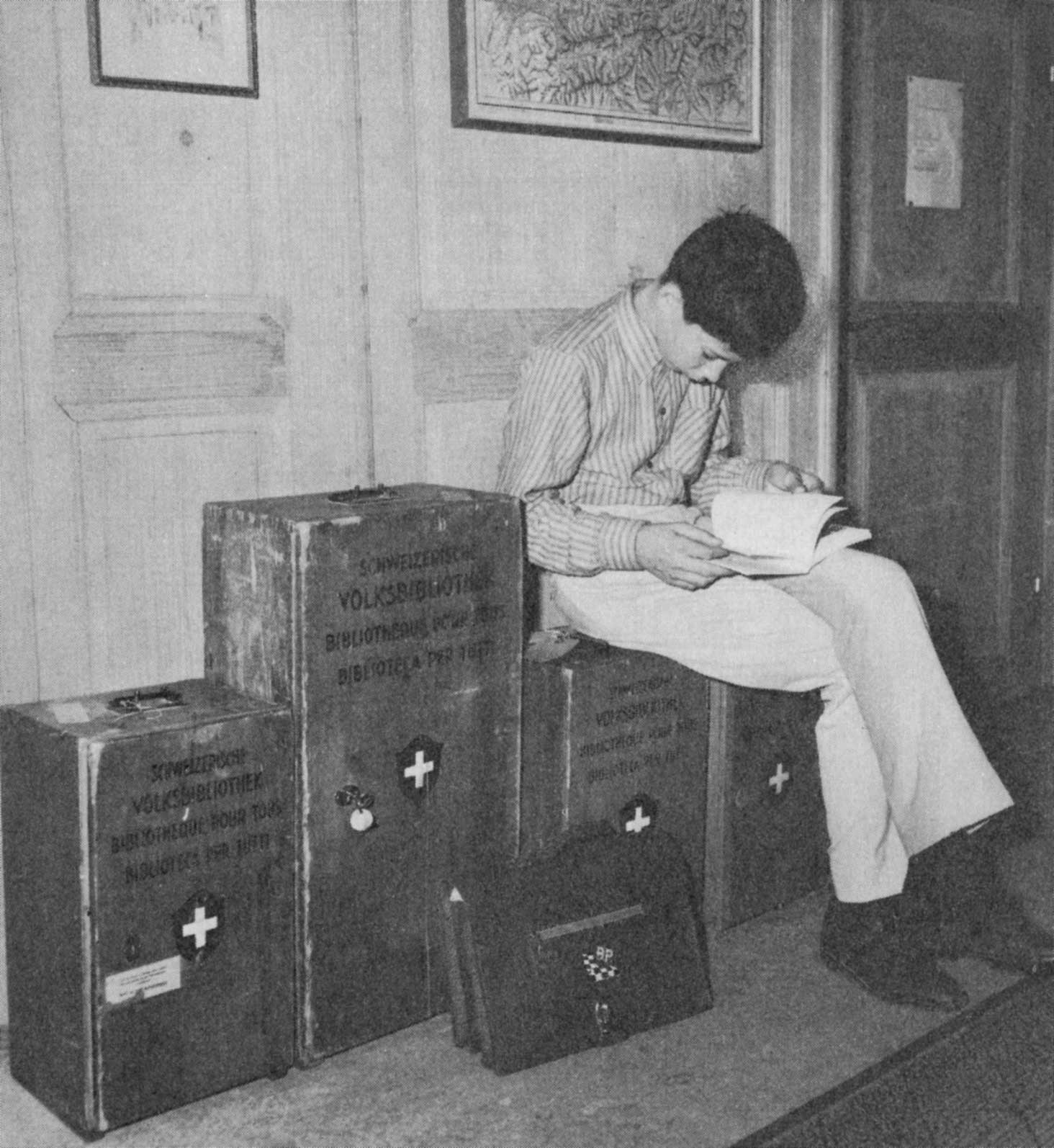 boites-livres_4-photo-M-Caspar_wanderbibliothek_rosa_brux